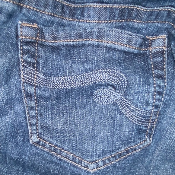 Indigo Blue Secret Fit Belly Maternity Jeans Women’s XL Bootcut Denim Capris - Picture 7 of 10